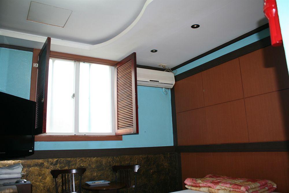 Oppa Hostel Séoul Extérieur photo